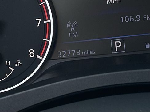 Used 2025 Nissan Altima 2.5 SV FWD image 41