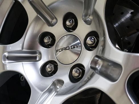 Used 2005 Ford GT RWD image 88