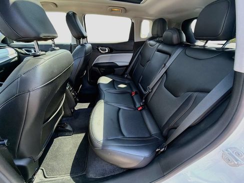Used 2022 Jeep Compass Limited w/ Sun and Sound Group AWD/4WD image 27