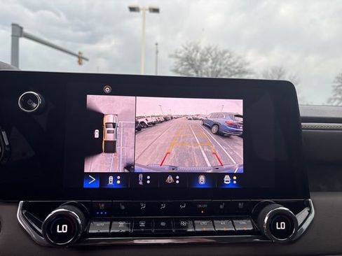 Used 2023 Chevrolet Colorado ZR2 w/ ZR2 Convenience Package III image 3