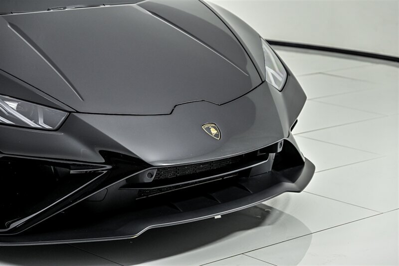 Used 2021 Lamborghini Huracan EVO RWD image 5