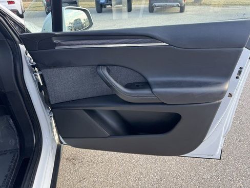 Used 2022 Tesla Model X image 28
