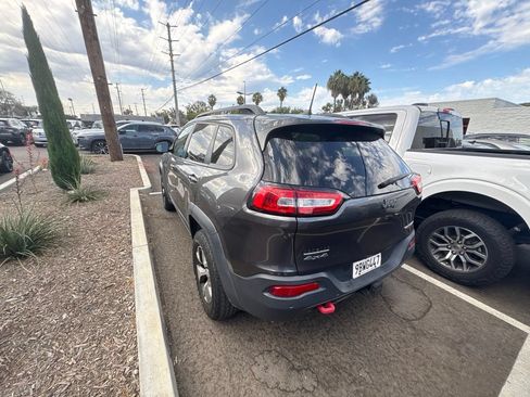 Used 2018 Jeep Cherokee Trailhawk w/ Quick Order Package 27L AWD/4WD image 8