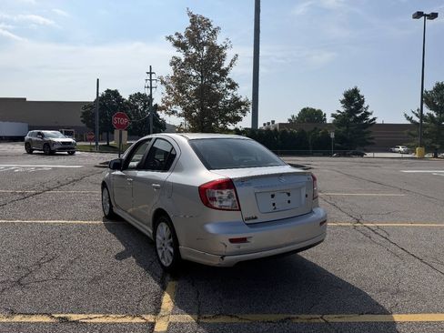 Used 2008 Suzuki SX4 Sport FWD image 3