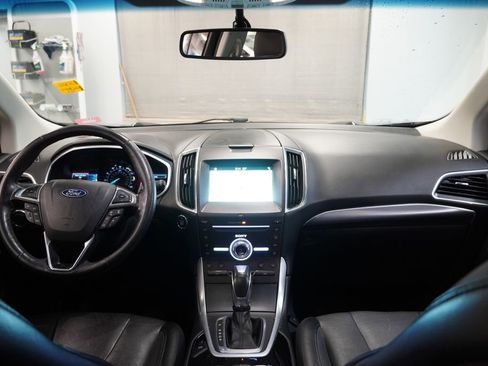 Used 2018 Ford Edge Titanium w/ Equipment Group 301A AWD/4WD image 20