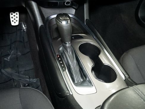 Used 2017 Chevrolet Malibu LT FWD image 19