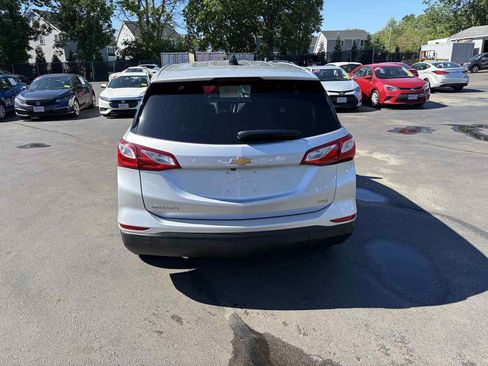 Used 2019 Chevrolet Equinox LS w/ LS Convenience Package AWD/4WD image 4