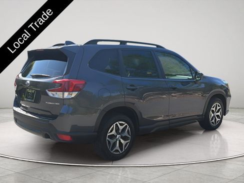 Used 2020 Subaru Forester Premium AWD/4WD image 5