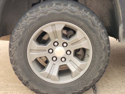 Used 2018 Chevrolet Tahoe LT image 11