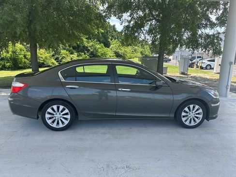 Used 2014 Honda Accord EX image 2