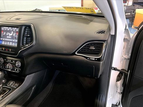 Used 2023 Jeep Cherokee Altitude Lux image 13