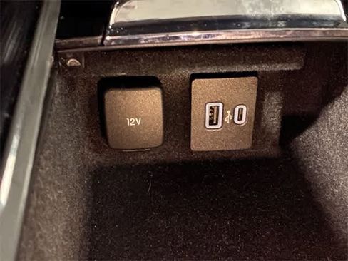 Used 2021 Lincoln Corsair AWD image 32