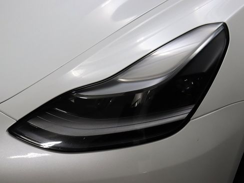 Used 2023 Tesla Model 3 Standard Range RWD image 4
