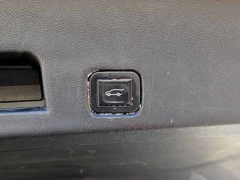Used 2024 GMC Acadia Elevation w/ Luxury Package FWD image 15