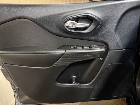 Used 2015 Jeep Cherokee Latitude w/ Trailer Tow Group image 12