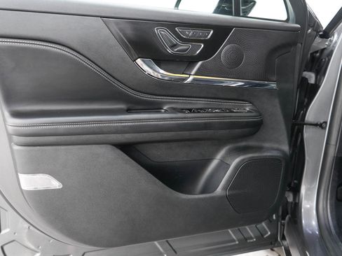 Used 2025 Lincoln Corsair AWD w/ Equipment Group 101A image 19