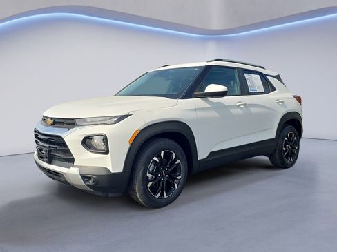 Used 2022 Chevrolet TrailBlazer LT w/ Convenience Package FWD image 1