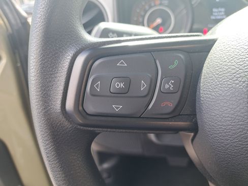 Used 2025 Jeep Gladiator Sport image 18