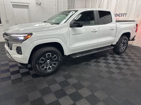 Used 2024 Chevrolet Colorado Z71 w/ Advanced Trailering Package AWD/4WD image 5