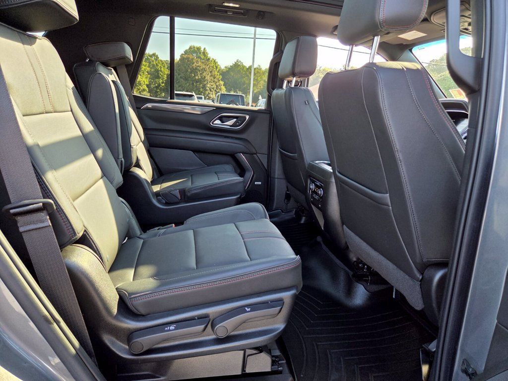 Used 2022 Chevrolet Tahoe RST w/ Luxury Package RWD image 16