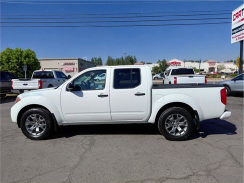 Used 2020 Nissan Frontier SV image 13