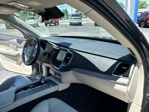 Certified 2023 Volvo XC90 B6 Plus AWD/4WD image 31