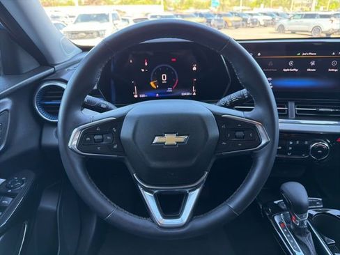 Used 2025 Chevrolet Trax LT w/ Driver Confidence Package FWD image 22