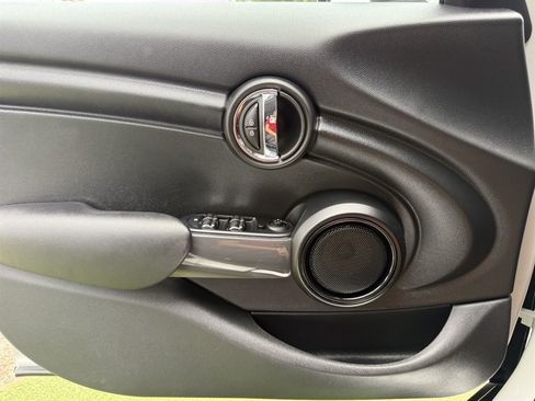 Used 2018 MINI Cooper 4-Door Hardtop FWD image 26