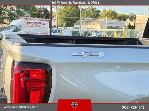 Used 2026 GMC Sierra 1500 SLT AWD/4WD image 14