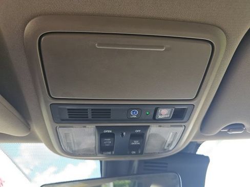 Used 2019 Honda Pilot Touring image 40