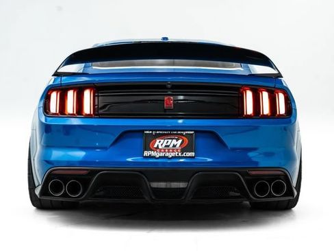 Used 2019 Ford Mustang Shelby GT350R w/ GT350R Equipment Group 920A RWD image 3