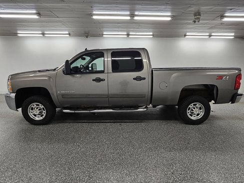 Used 2008 Chevrolet Silverado 2500 LT w/ 1LT Convenience Package AWD/4WD image 9