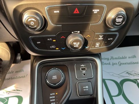 Used 2020 Jeep Compass Latitude image 21