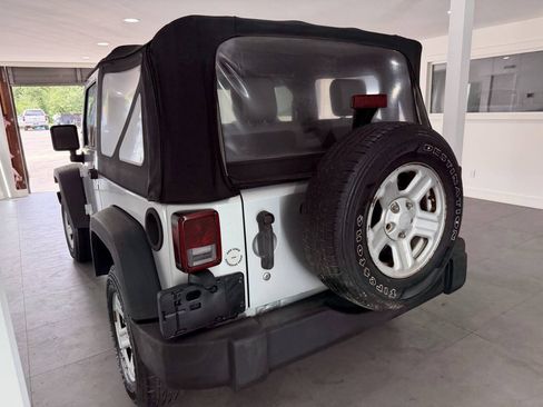 Used 2009 Jeep Wrangler X AWD/4WD image 6