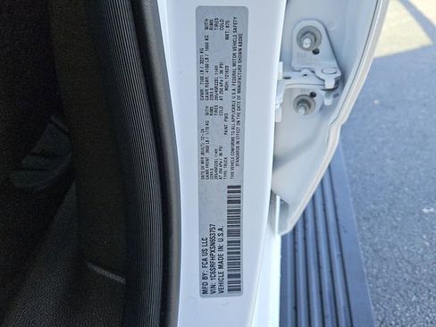 Used 2025 RAM 1500 Limited image 7