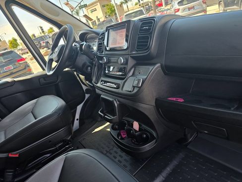 Used 2025 RAM ProMaster 2500 w/ Convenience Group FWD image 21