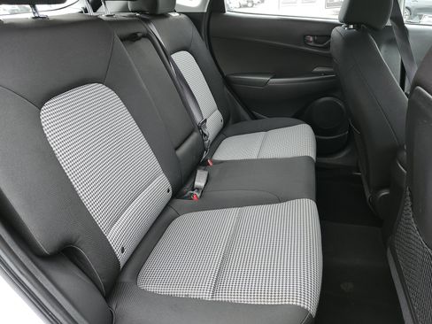 Used 2021 Hyundai Kona SE image 18