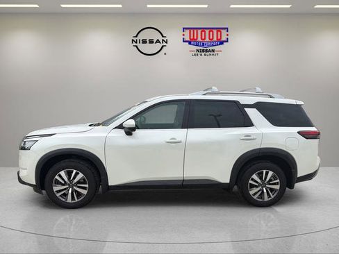Used 2024 Nissan Pathfinder SL AWD/4WD image 5