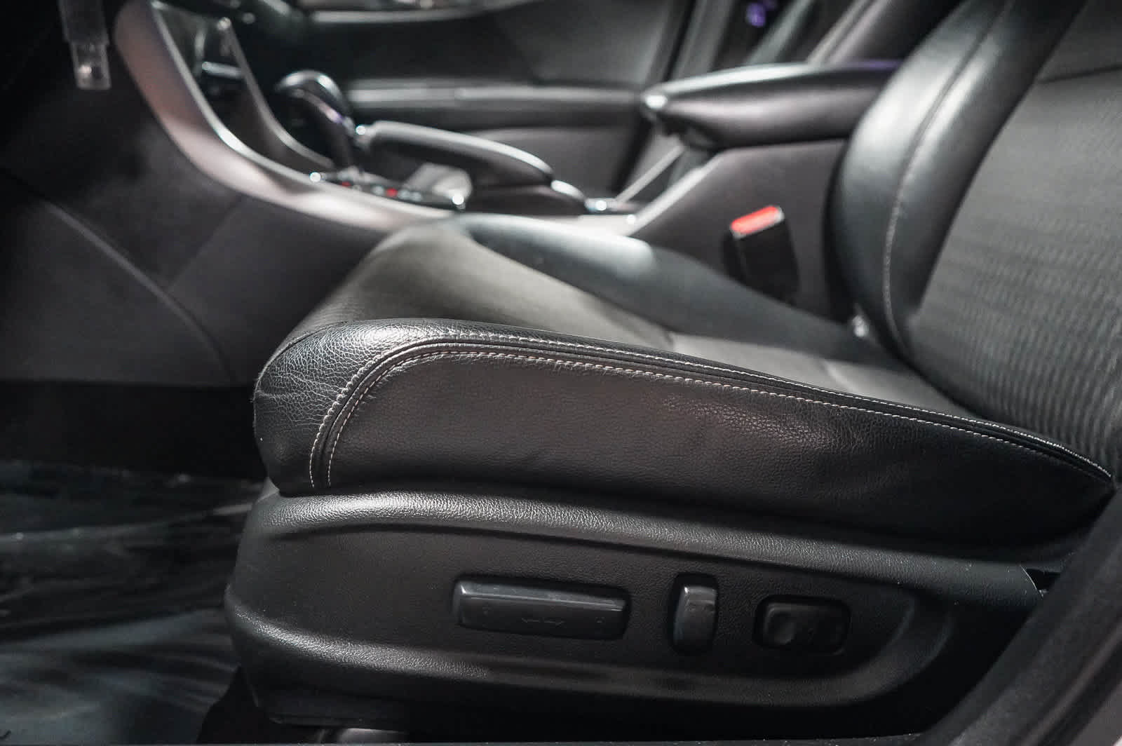 Used 2017 Honda Accord Sport image 18