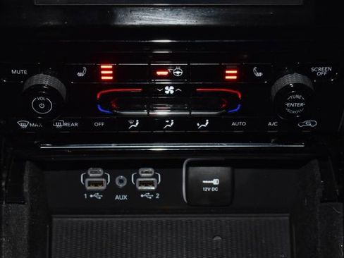Certified 2022 Jeep Grand Cherokee L Laredo AWD/4WD image 18