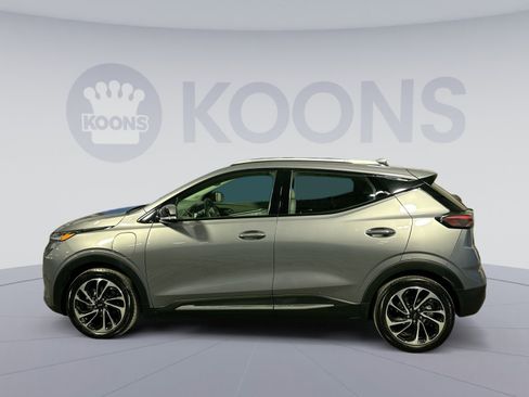 Used 2023 Chevrolet Bolt EUV Premier w/ Super Cruise Package image 2