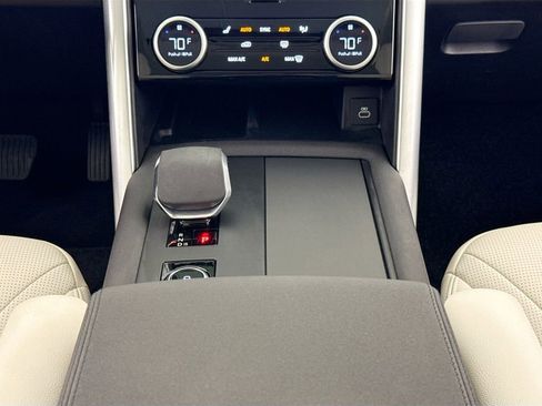 Used 2025 Land Rover Discovery S AWD/4WD image 12