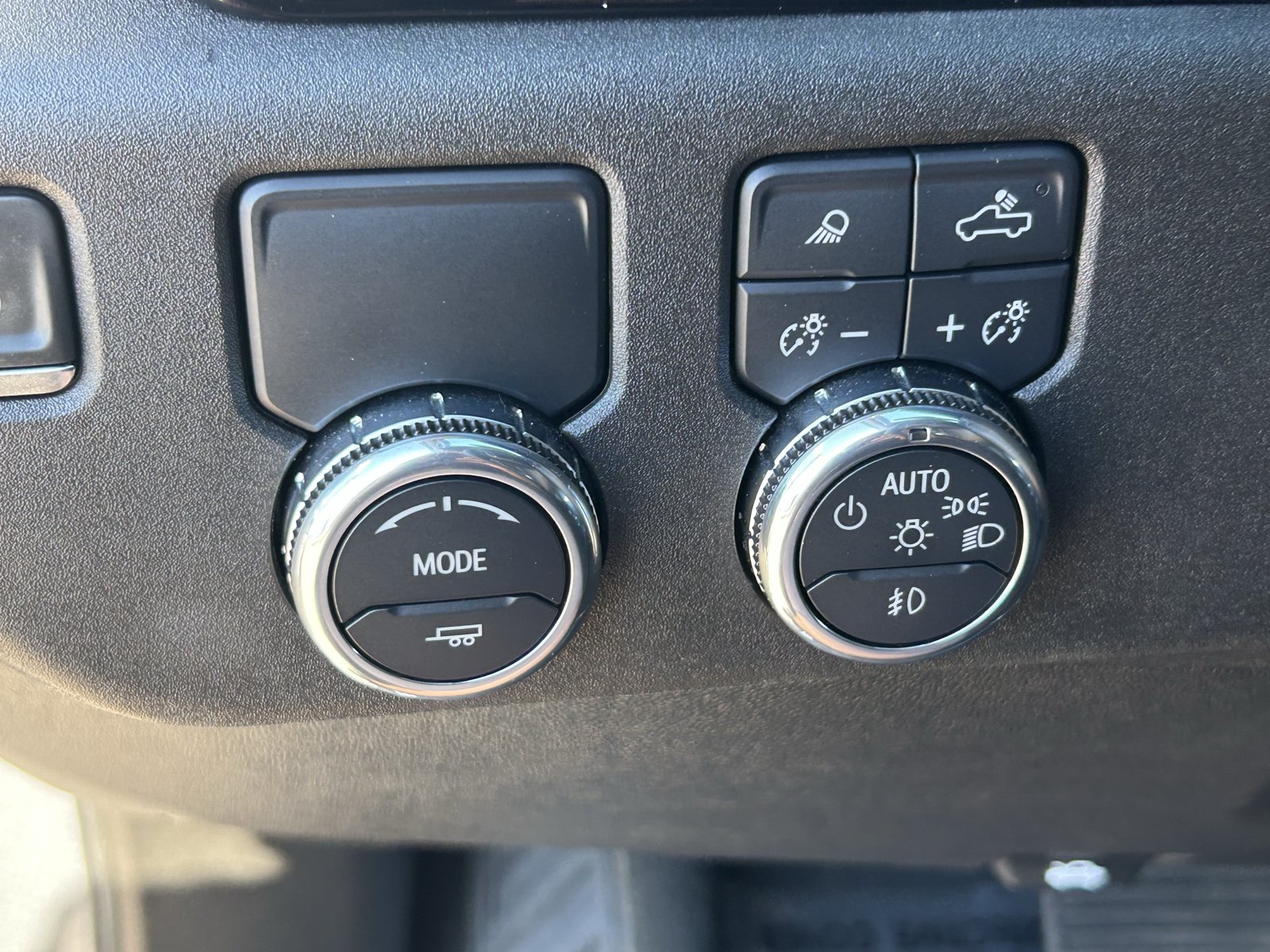Certified 2025 GMC Sierra 1500 SLT RWD image 31