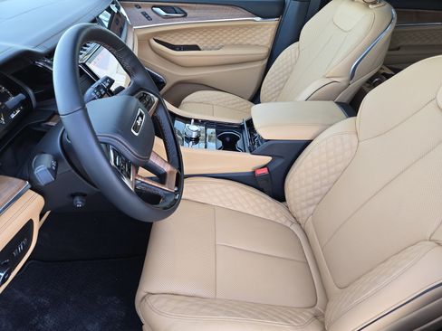 New 2025 Jeep Grand Cherokee L Summit image 11