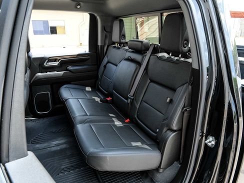 Used 2024 Chevrolet Silverado 2500 LT w/ Midnight Edition image 39