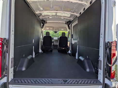 New 2026 Ford Transit 250 148 Medium Roof RWD image 27