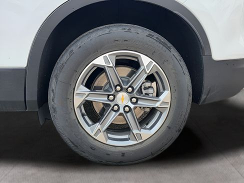 Used 2025 Chevrolet Blazer LT AWD/4WD image 33
