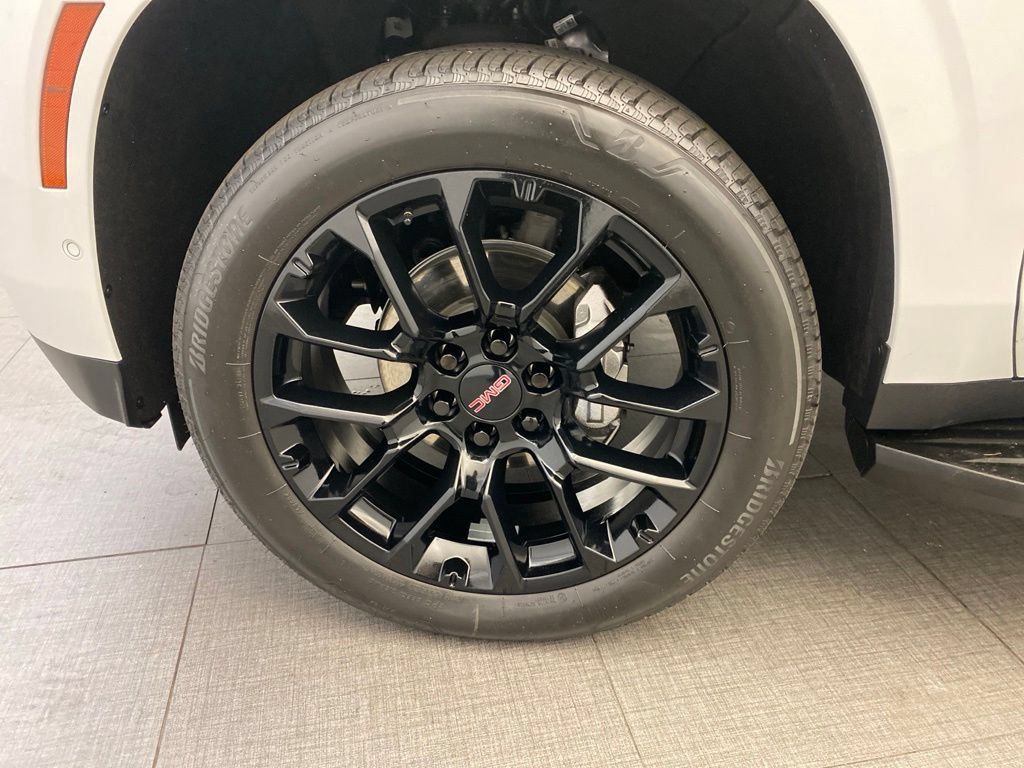 Used 2026 GMC Yukon Elevation AWD/4WD image 9