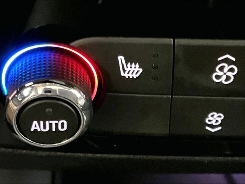 Used 2019 Buick Enclave Essence w/ Trailering Package, 5000 lbs. FWD image 32