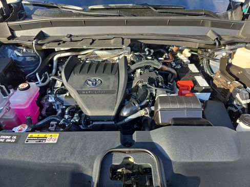 Used 2025 Toyota Grand Highlander FWD image 32